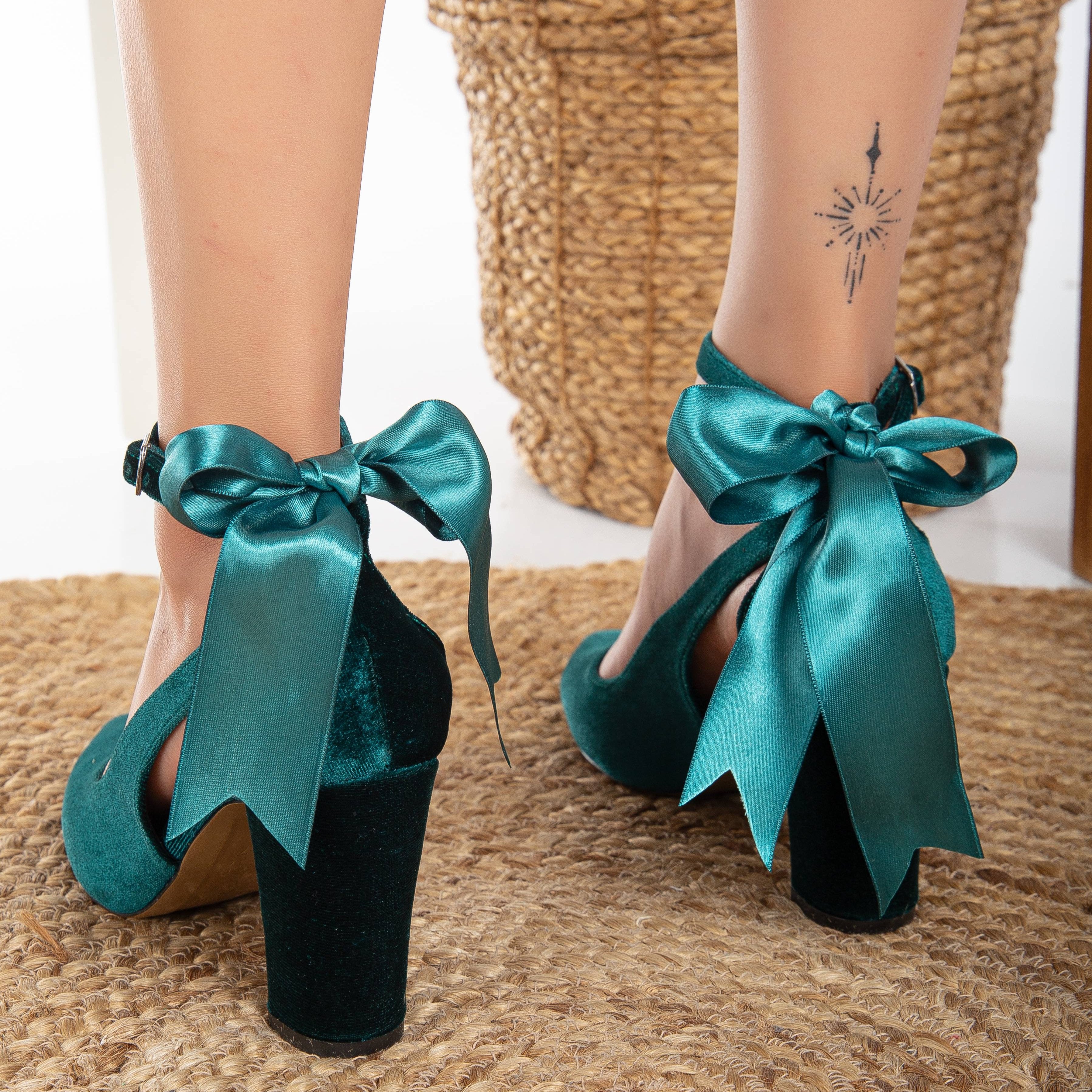 Coralie - Green Velvet Shoes with Ribbon