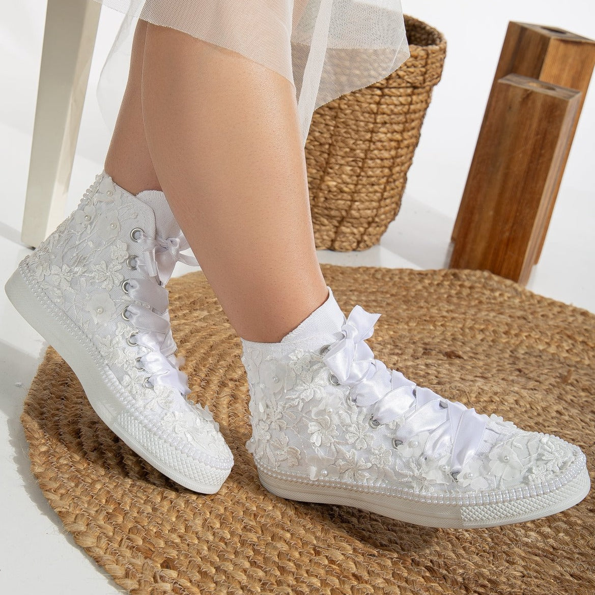 converse, white lace sneakers, lace-up white sneakers, white lace tennis shoes, lace detailed white sneakers, white lace casual shoes, white lace running shoes, women's white lace sneakers, white lace trainers, white lace slip-on sneakers, white lace fashion sneakers